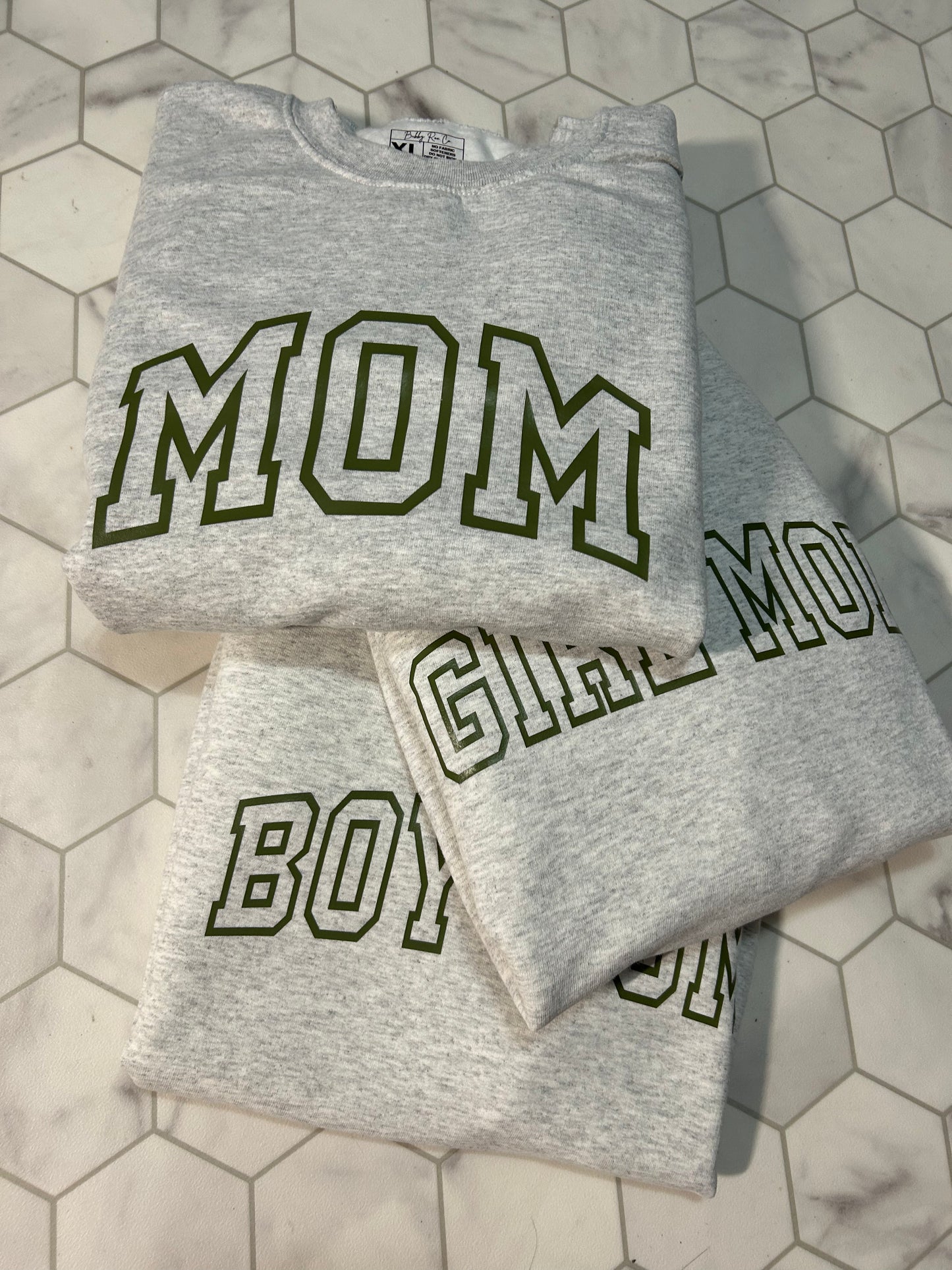 Curved Boy/Girl Mom