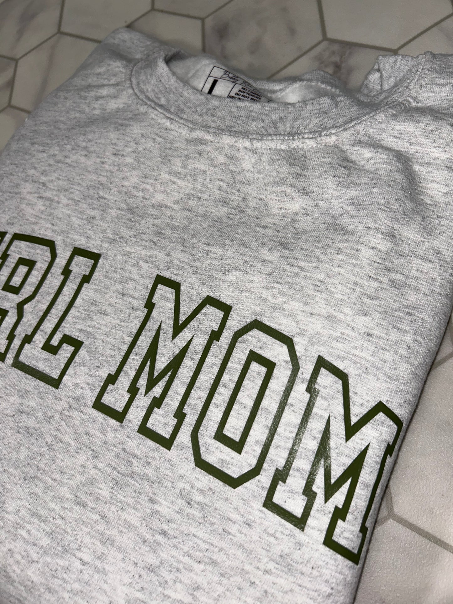 Curved Boy/Girl Mom