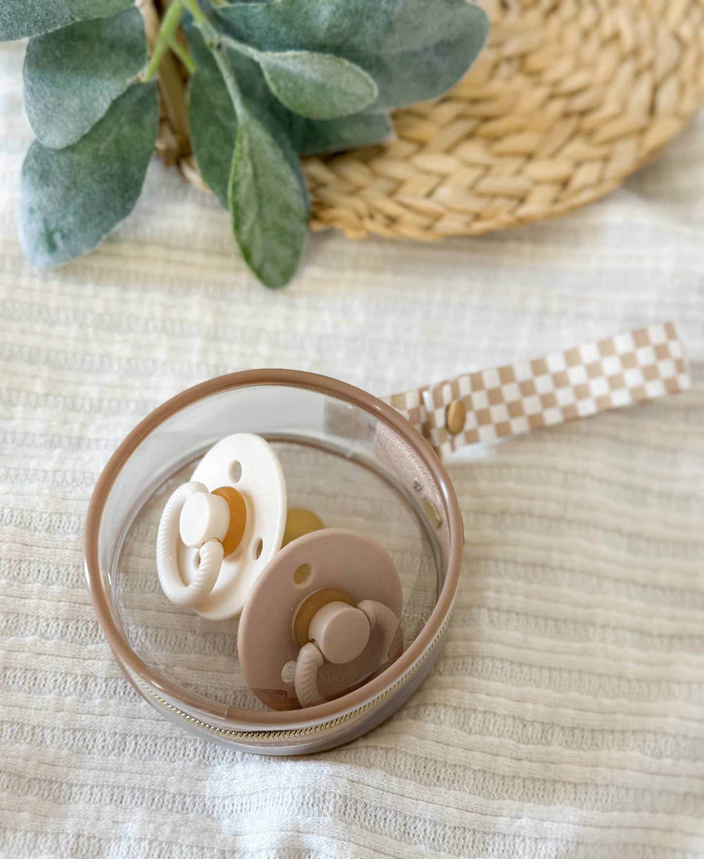 Itzy Pacifier Case