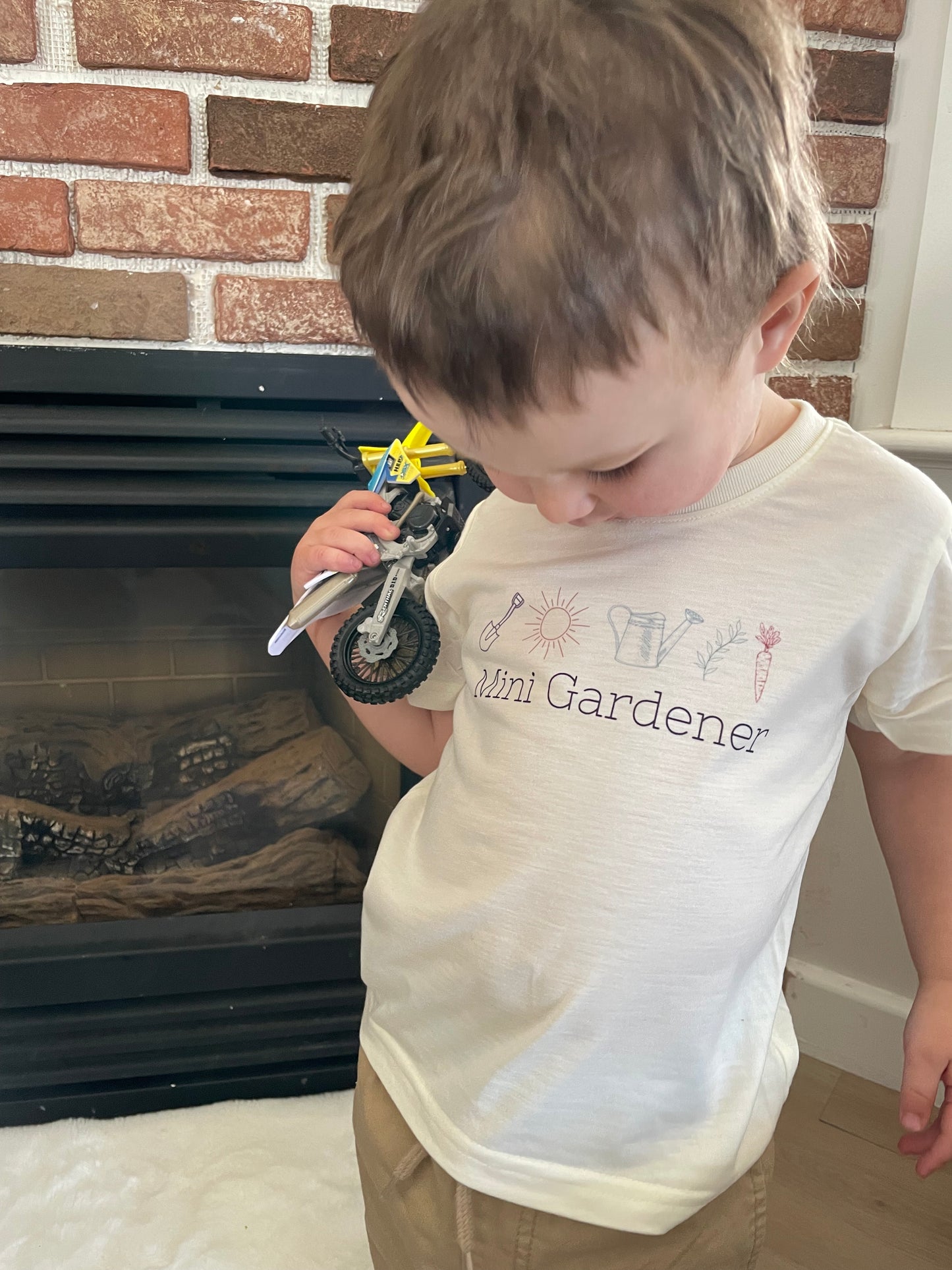 Little Gardener T-SHIRT