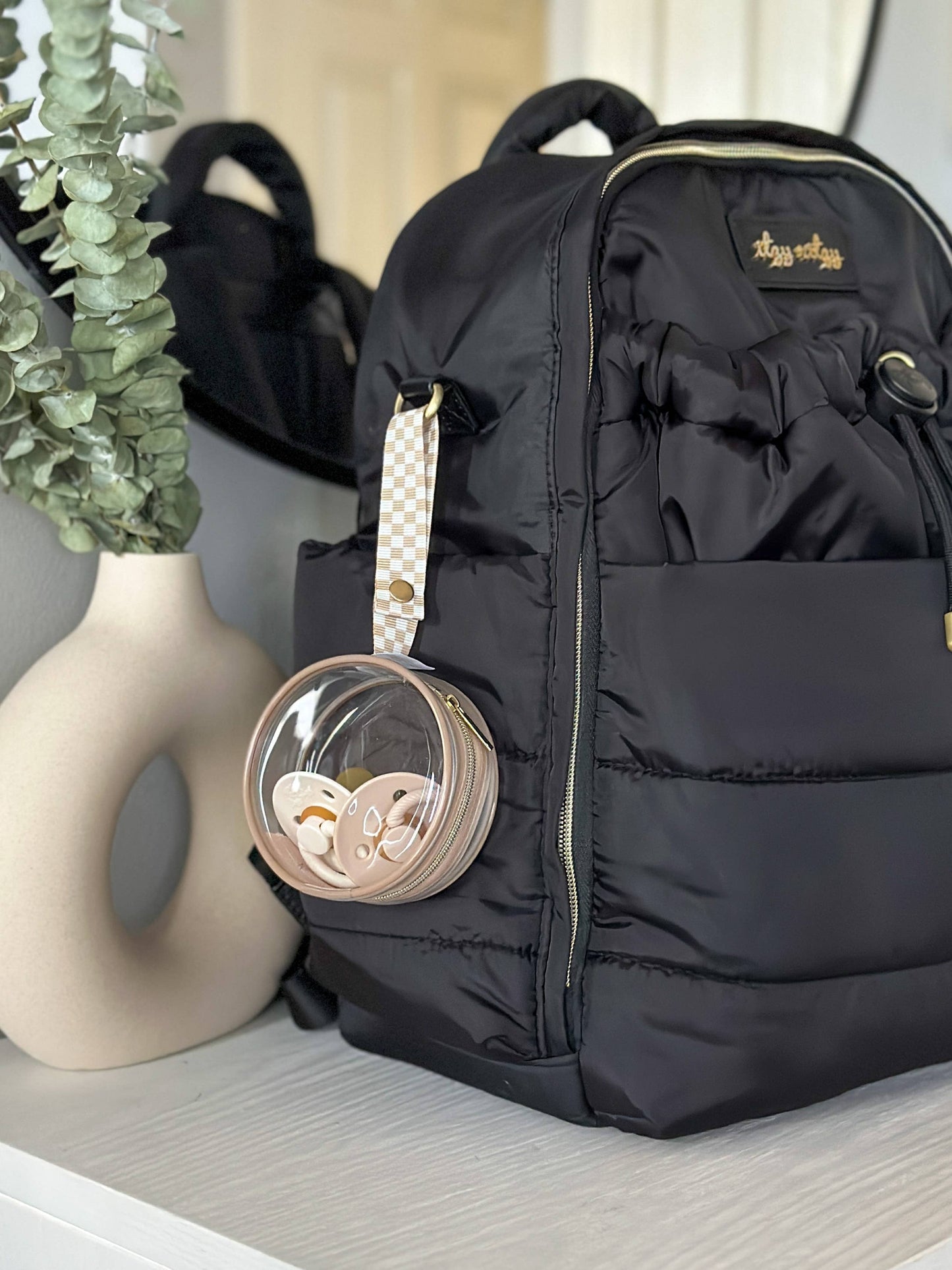 Itzy Pacifier Case